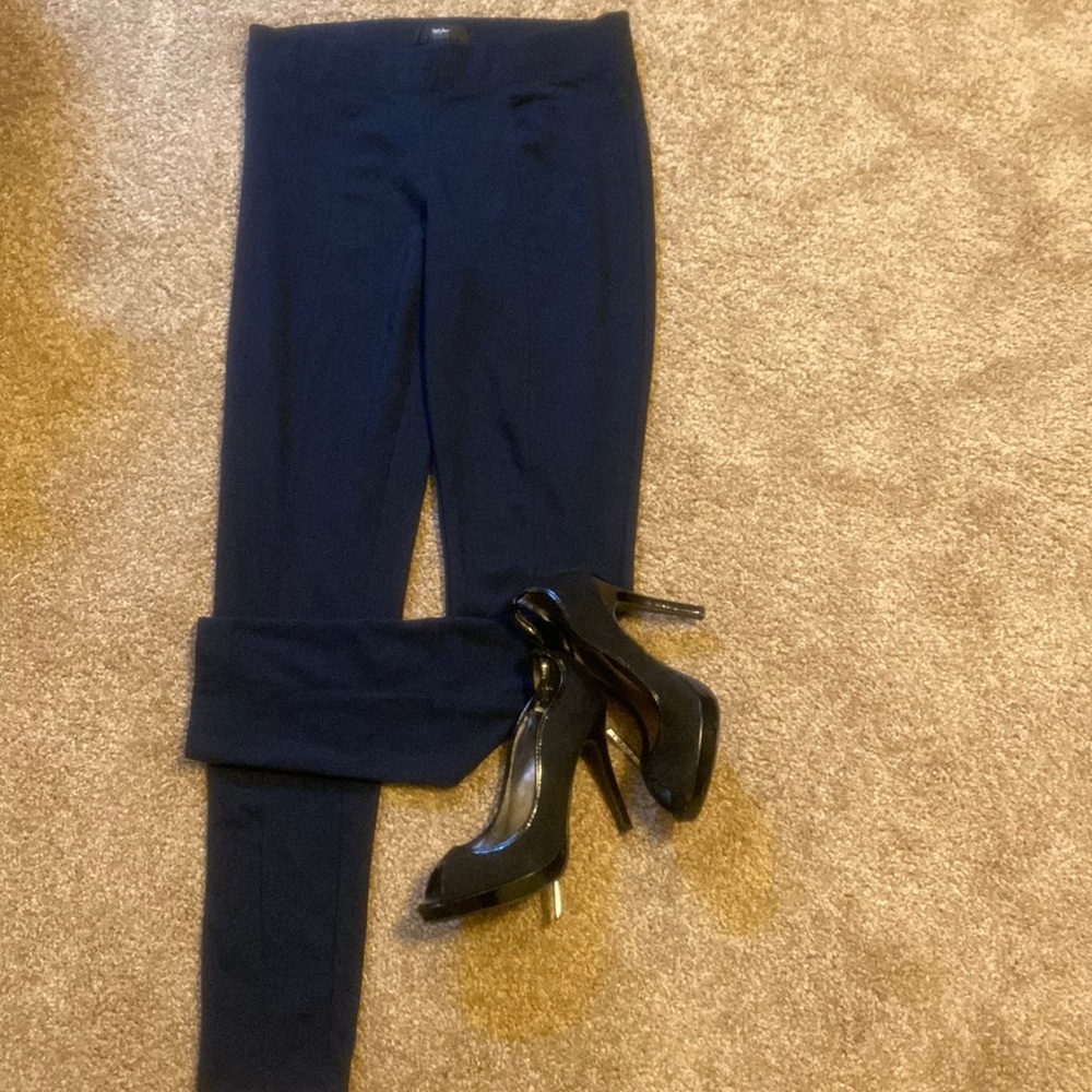 Navy blue Mossimo pleated stretch leggings. Size M, gently worn